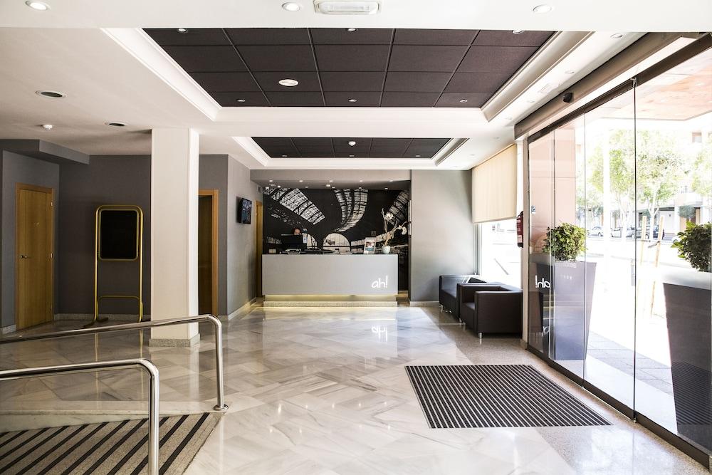 Avenida Hotel Almeria Bagian luar foto